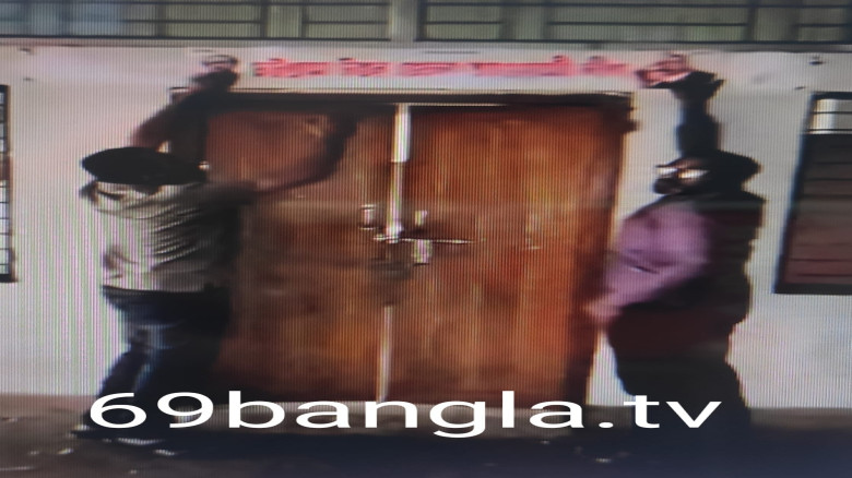 চট্টগ্রামে আওয়ামী লীগের কার্যালয়ে দলীয় ফলক, পরে উধাও