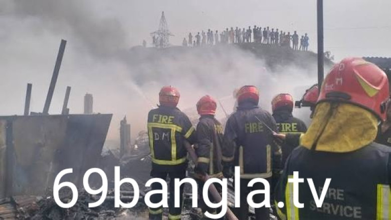 রূপগঞ্জে আগুনে চার দোকান পুড়ে ছাই, ক্ষতি অর্ধকোটি টাকা