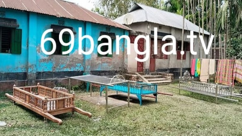 সড়কে একই গ্রামের চারজনের মৃত্যু ‘এই গ্রামে ঈদ নাই, সবার মন ভ