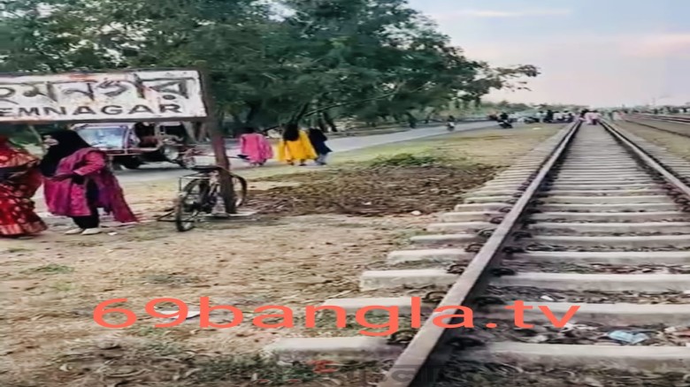 অবহেলা ও অযত্ন যেন একযুগের ও বেশি সময় ধরে পড়ে আছে হেমনগর র