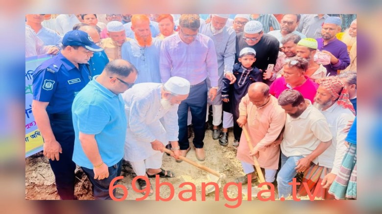 গোপালপুরে তিন দশক পর গোয়ালবাড়ী খাল পুনঃখনন কাজ শুরু