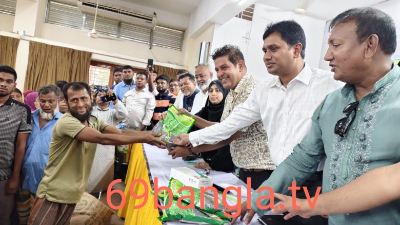 ৪২০ কৃষকের মুখে হাসি: বিনামূল্যে মিলল সরকারি বীজ ও সার